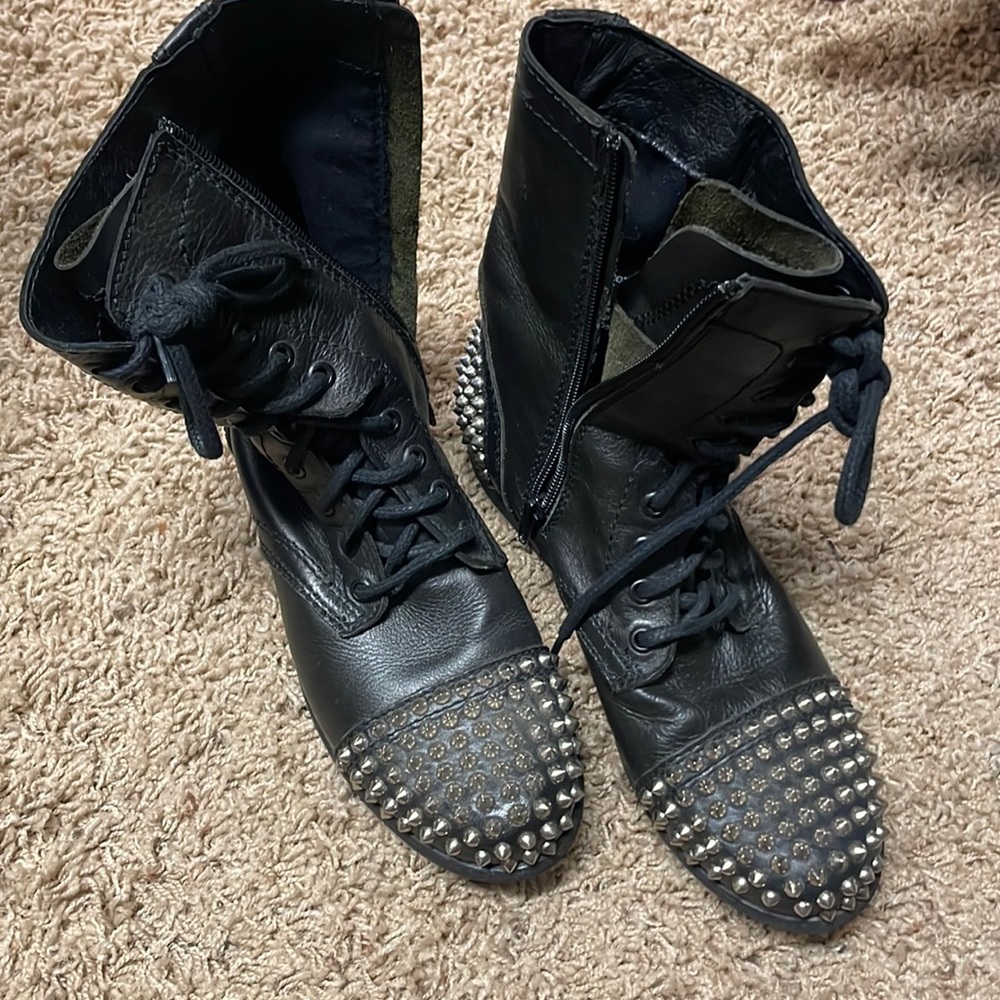 Steve Madden combat boots